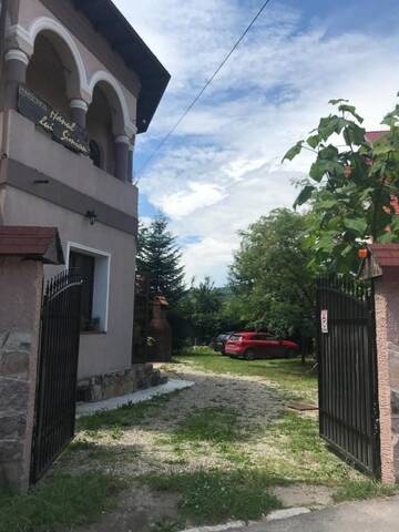 Фото номера Вилла с видом на сад Виллы Nice mansion г. Куртя-де-Арджеш 53
