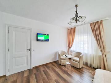 Фото номера Номер Делюкс с кроватью размера «queen-size» Гостевой дом Tourist B&amp;C г. Куртя-де-Арджеш 13