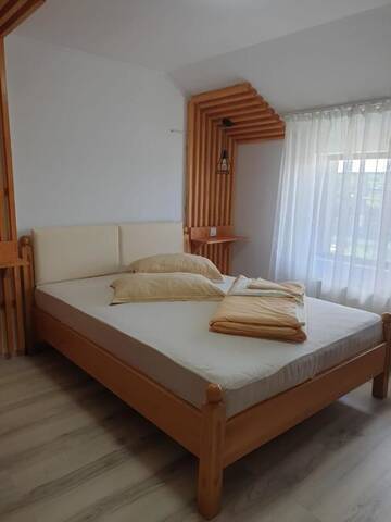 Фото номера Двухместный номер с 1 кроватью Мотели Motel Mesterul Manole г. Куртя-де-Арджеш 4