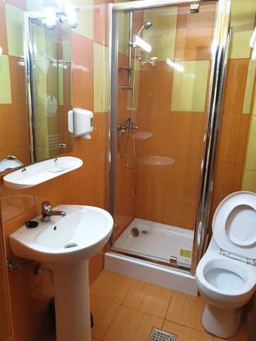 Фото номера Двухместный номер с 1 кроватью Мотели Motel Mesterul Manole г. Куртя-де-Арджеш 7