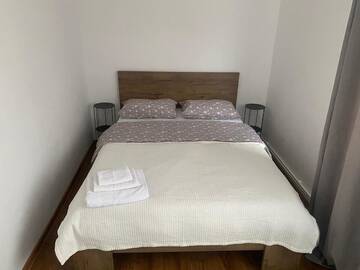Фото номера Апартаменты с 2 спальнями Дома для отпуска CASA PATROI г. Куртя-де-Арджеш 4